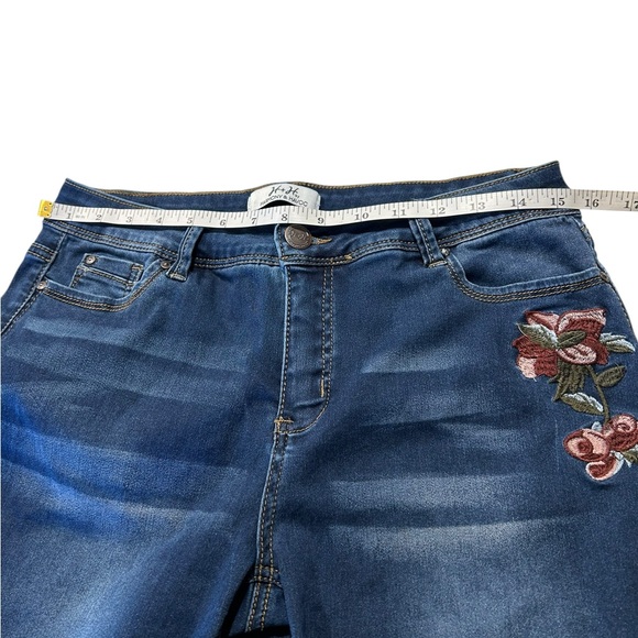 Embroidered H & H - Harmony and Havoc jeans - Picture 7 of 10